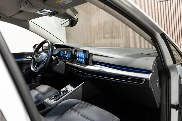 Volkswagen Golf view 11