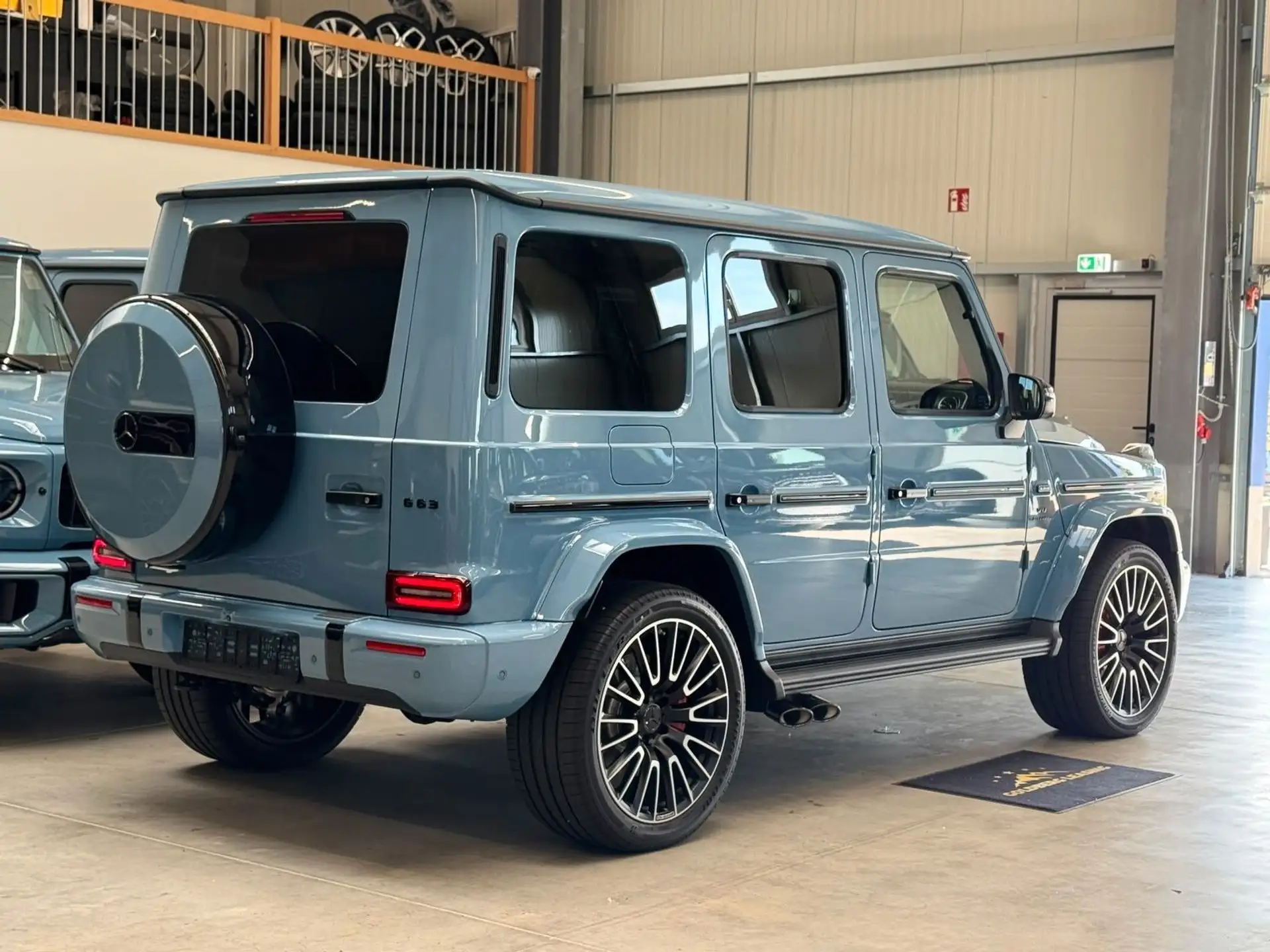 벤츠 G-Class G 63 AMG 2026 파랑 사진 2