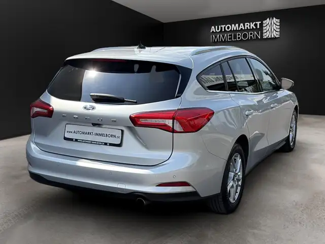 Ford Focus view 11