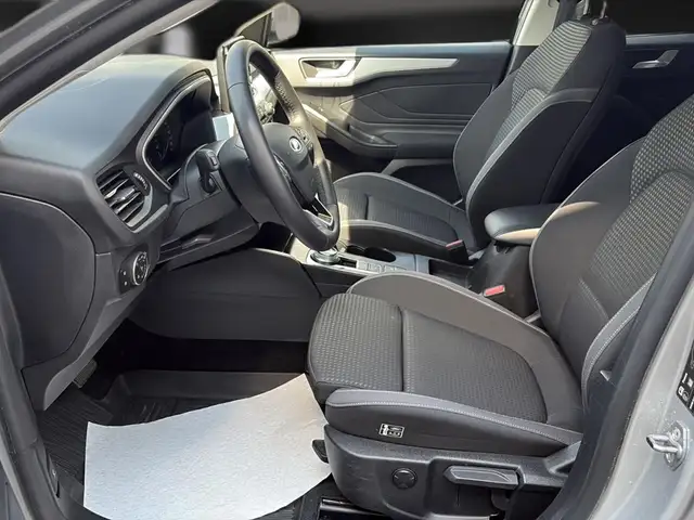 Ford Focus view 15