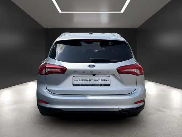 Ford Focus view 9