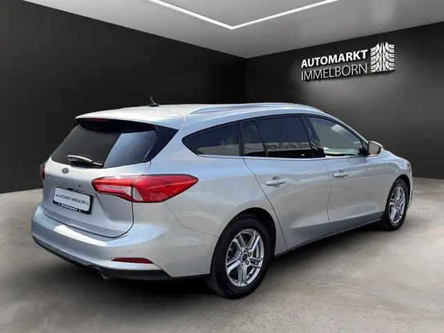 Ford Focus view 6