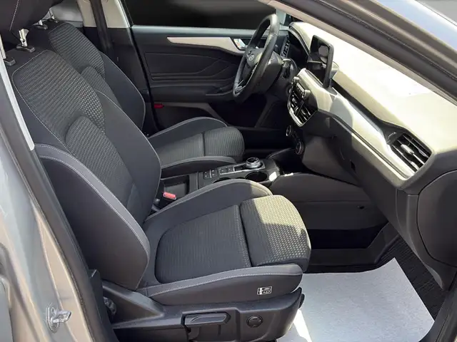Ford Focus view 14