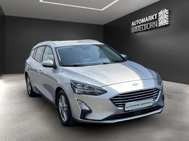 Ford Focus view 2