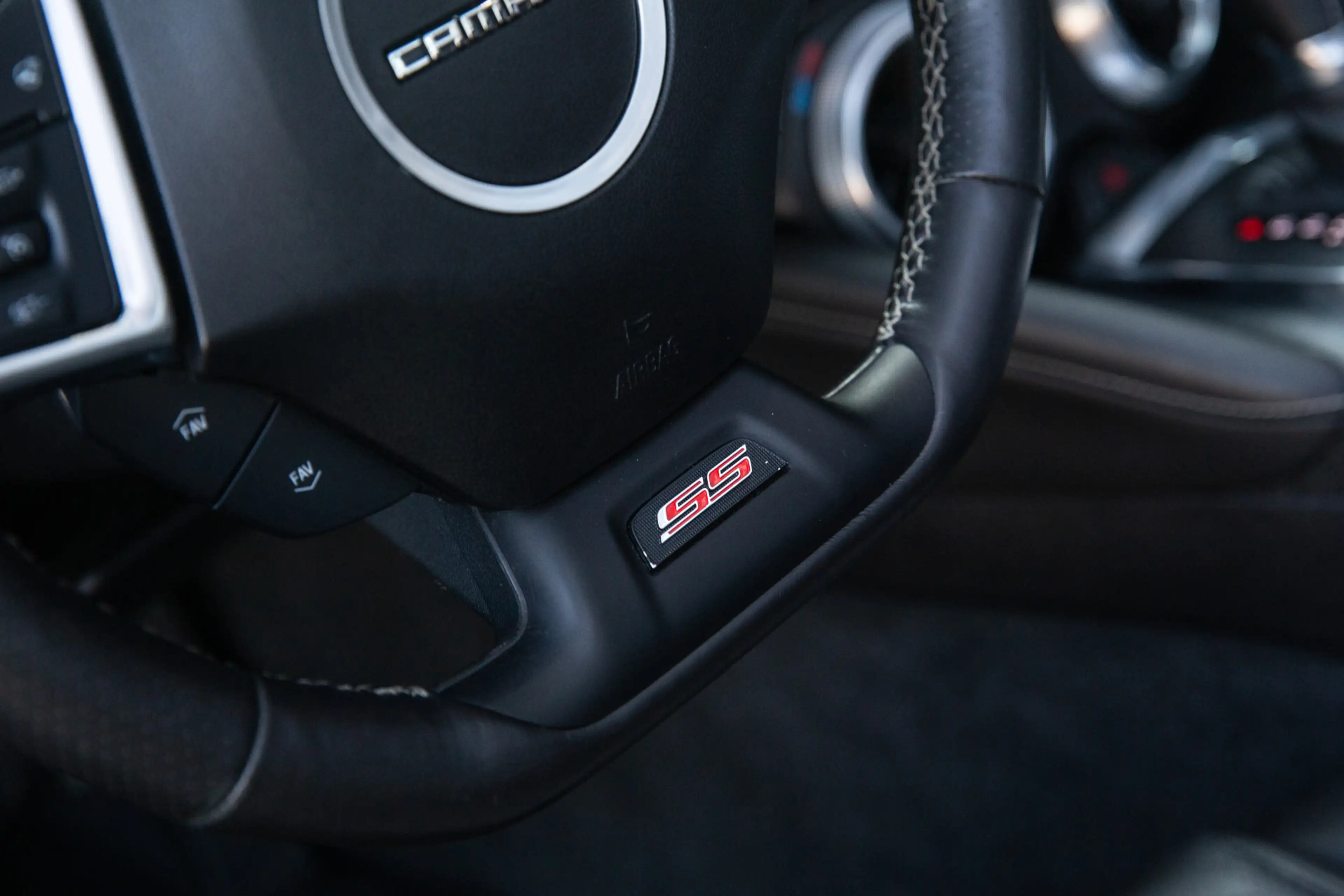 Chevrolet Camaro Convertible 6.2 V8 Touring — photo 15