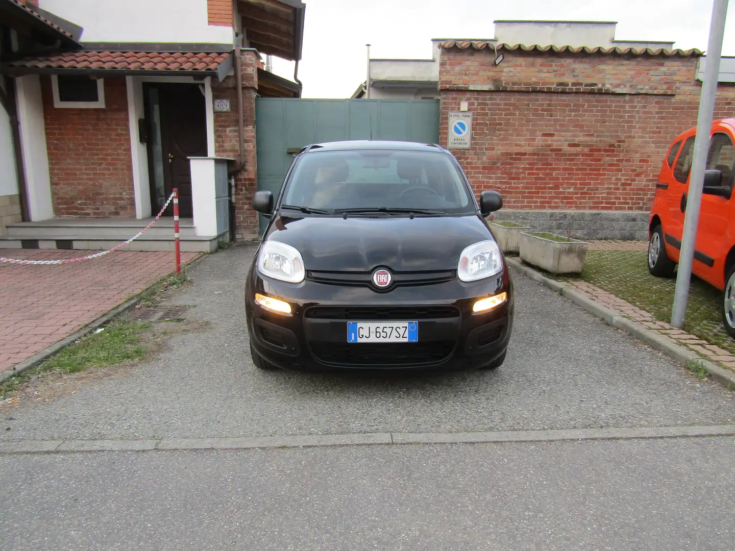 Fiat Panda 1.0 70CV "15.400 km" Ibrida, Bluetooth, Tagliandi Schwarz - 2