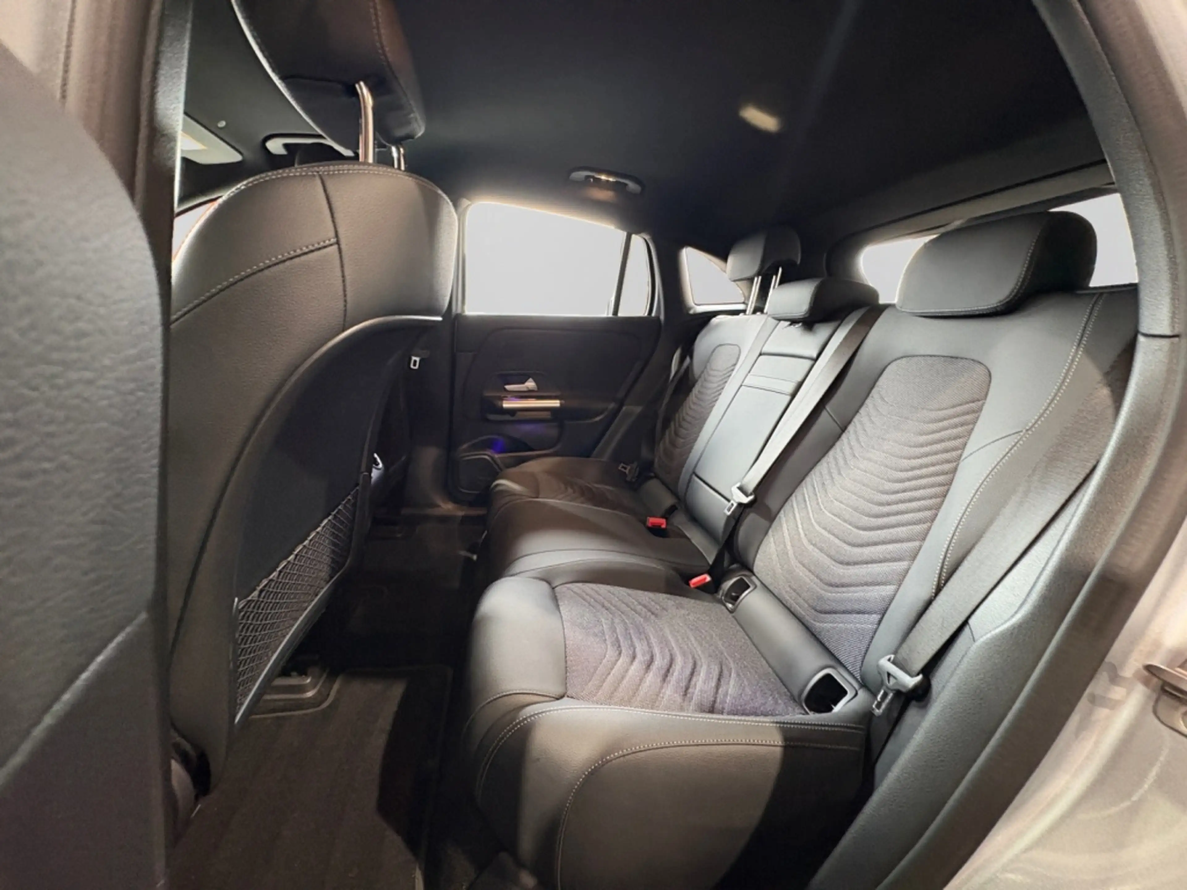Mercedes-Benz EQA 300 4MATIC PROGRESSIVE|AMBIENTE|MBUX|SHZ|KAM — photo 15