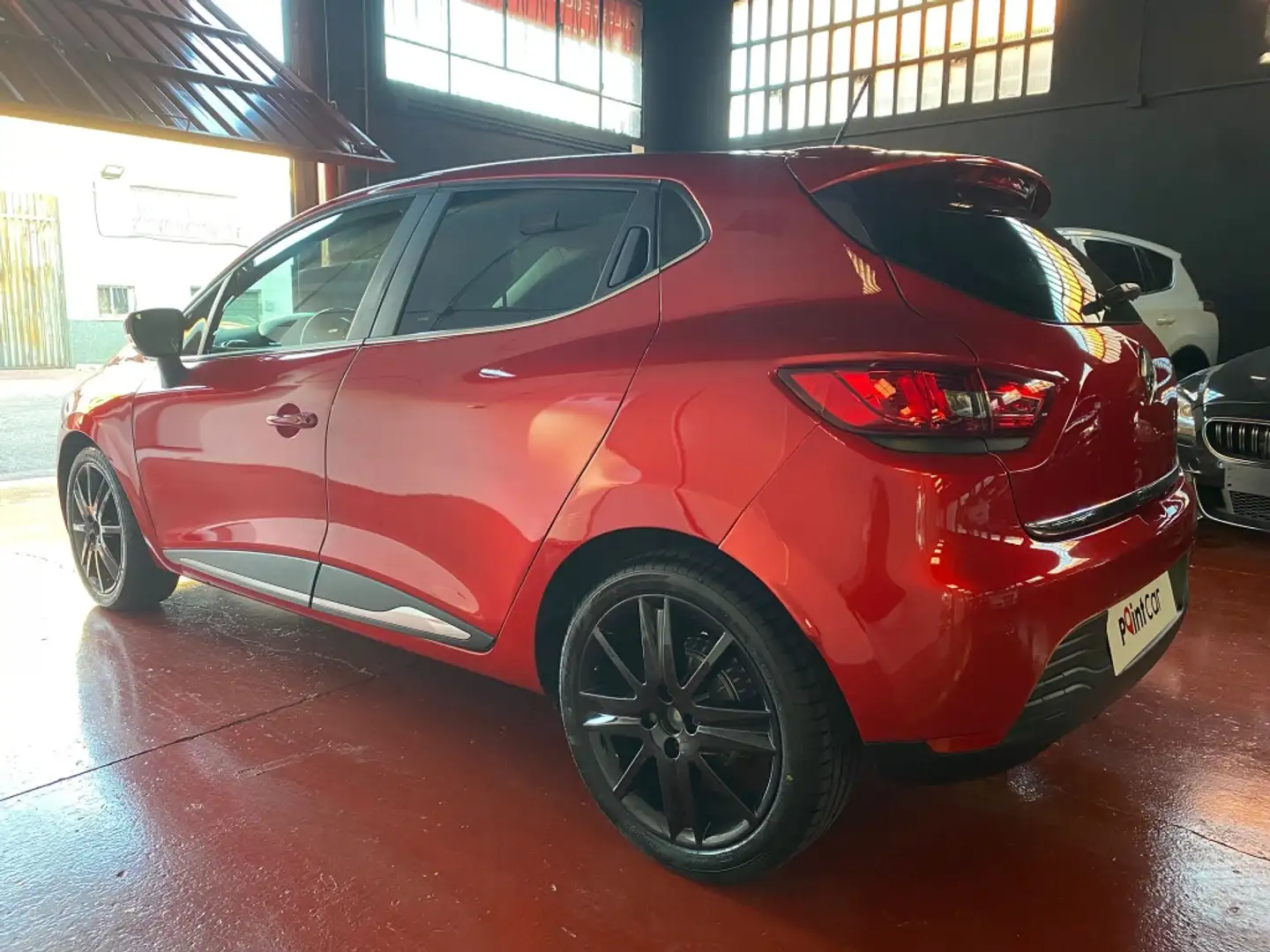 Renault Clio 1.2 TCe Energy Zen 87kW Rood - 2