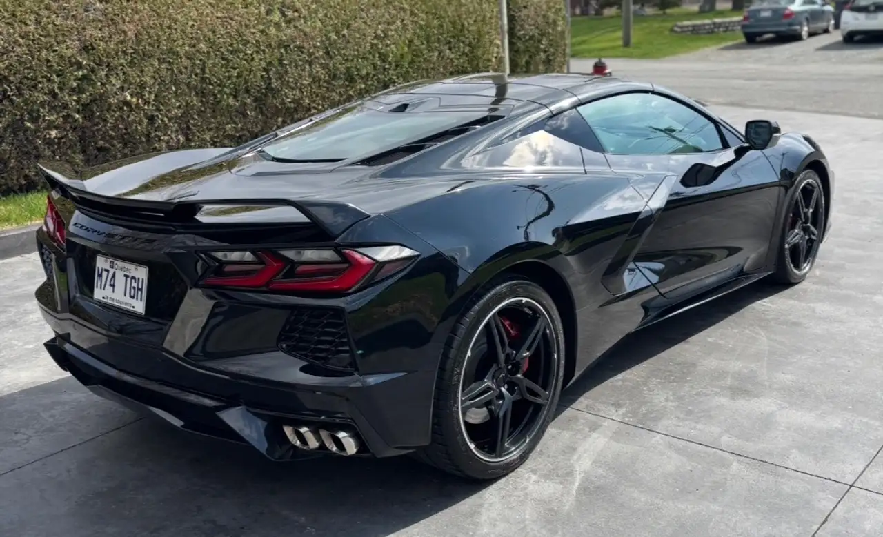 Chevrolet Corvette снимка Chevrolet Corvette