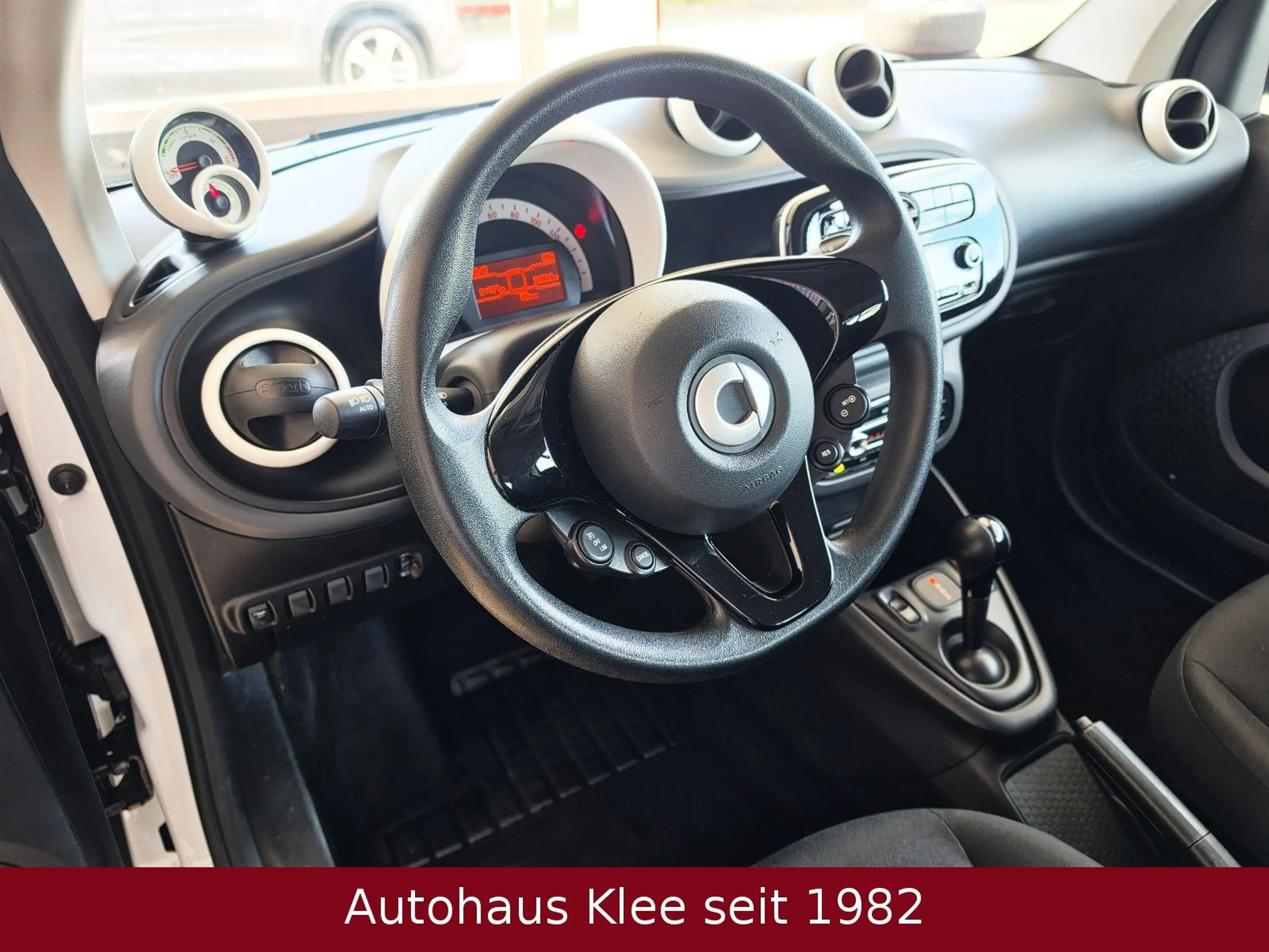 smart forTwo fortwo coupe EQ ~Klima~Zertifikat~1.Hand~ — photo 12