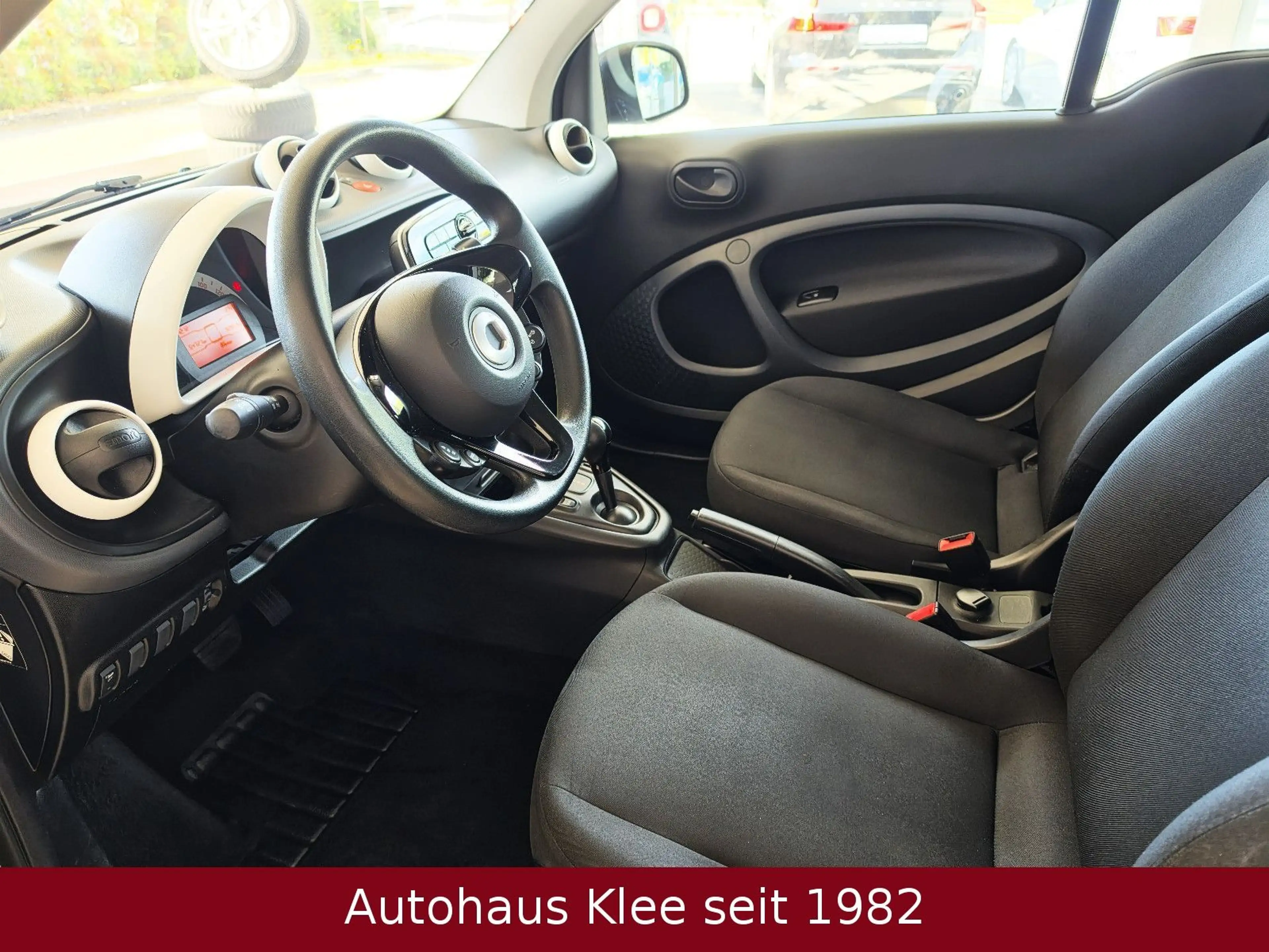 smart forTwo fortwo coupe EQ ~Klima~Zertifikat~1.Hand~ — photo 11