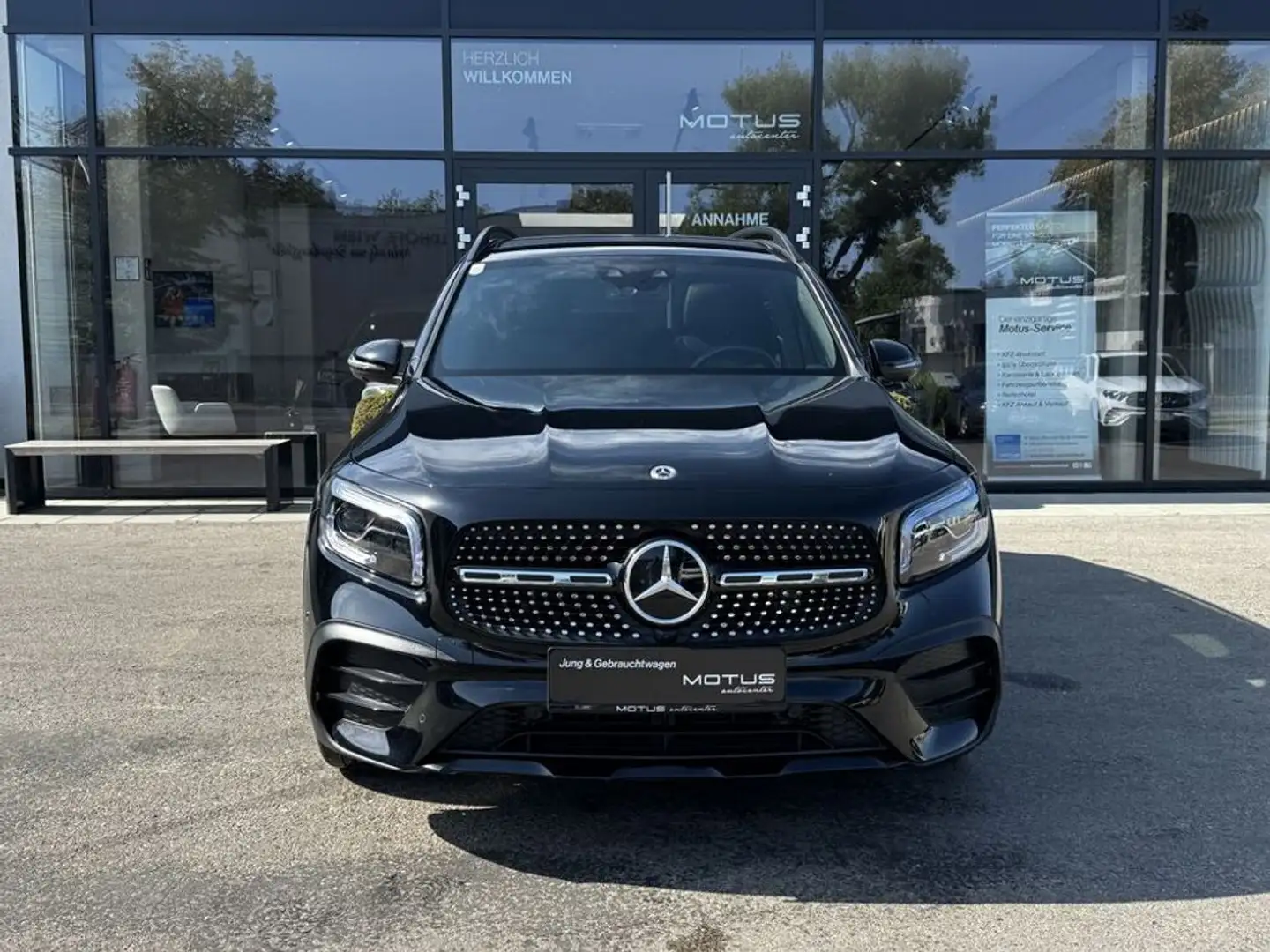 Mercedes-Benz GLB 220 d 4Matic Schwarz - 2