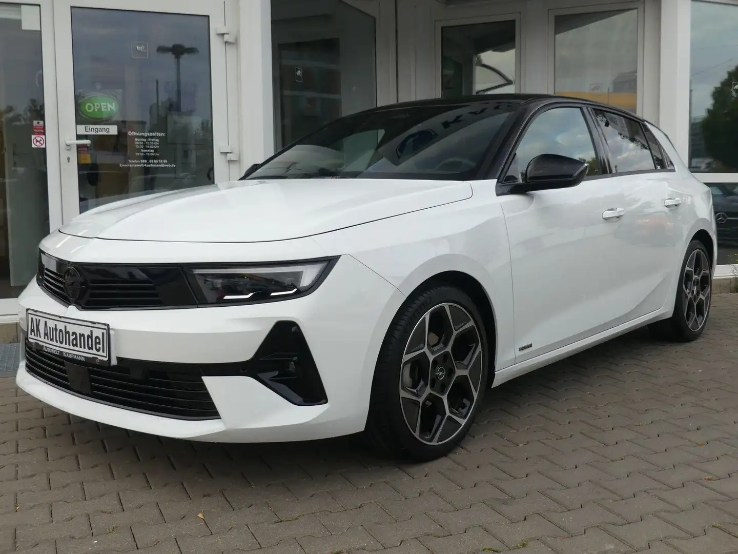 Opel Astra Lim. Ultimate Intelli Aut ACC LED Leder Blanc - 1