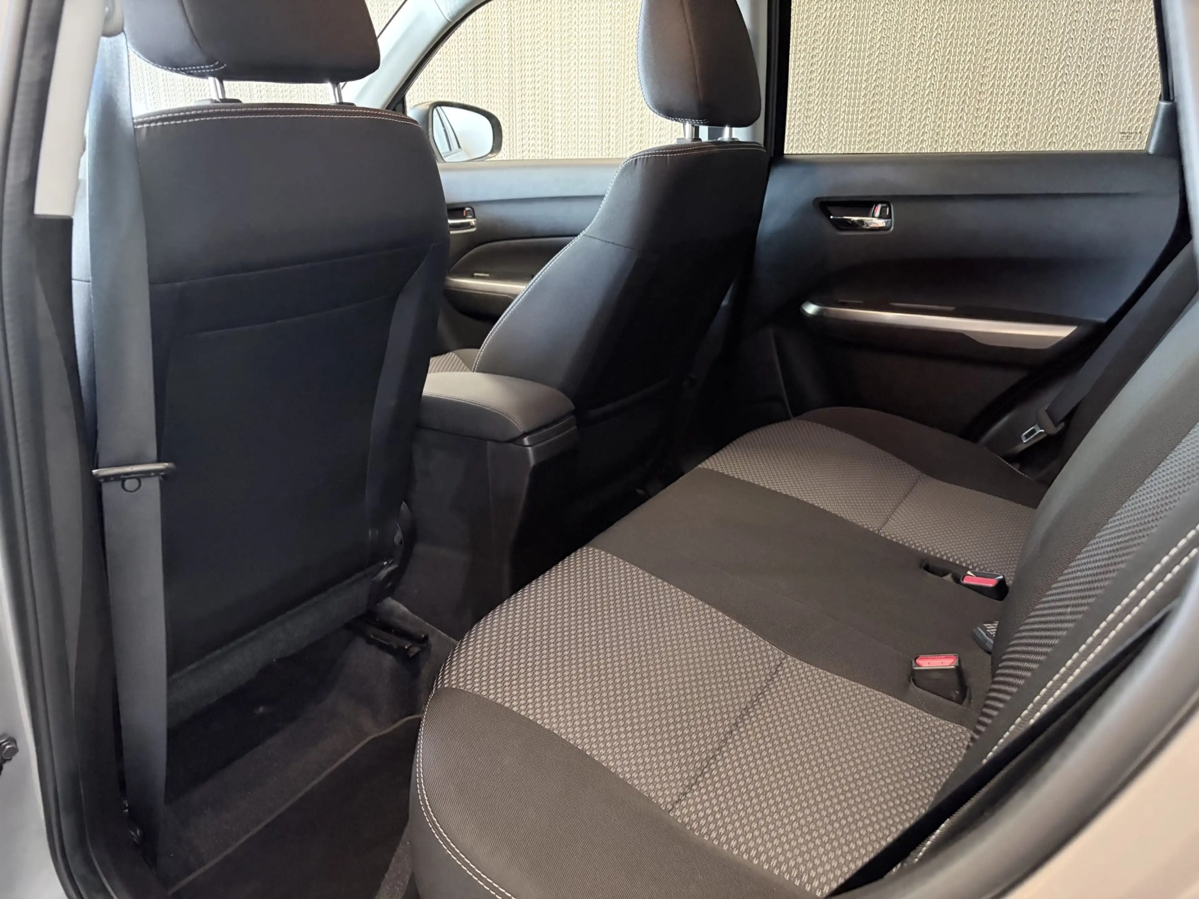 Suzuki Vitara 1,0 DITC shine — photo 14
