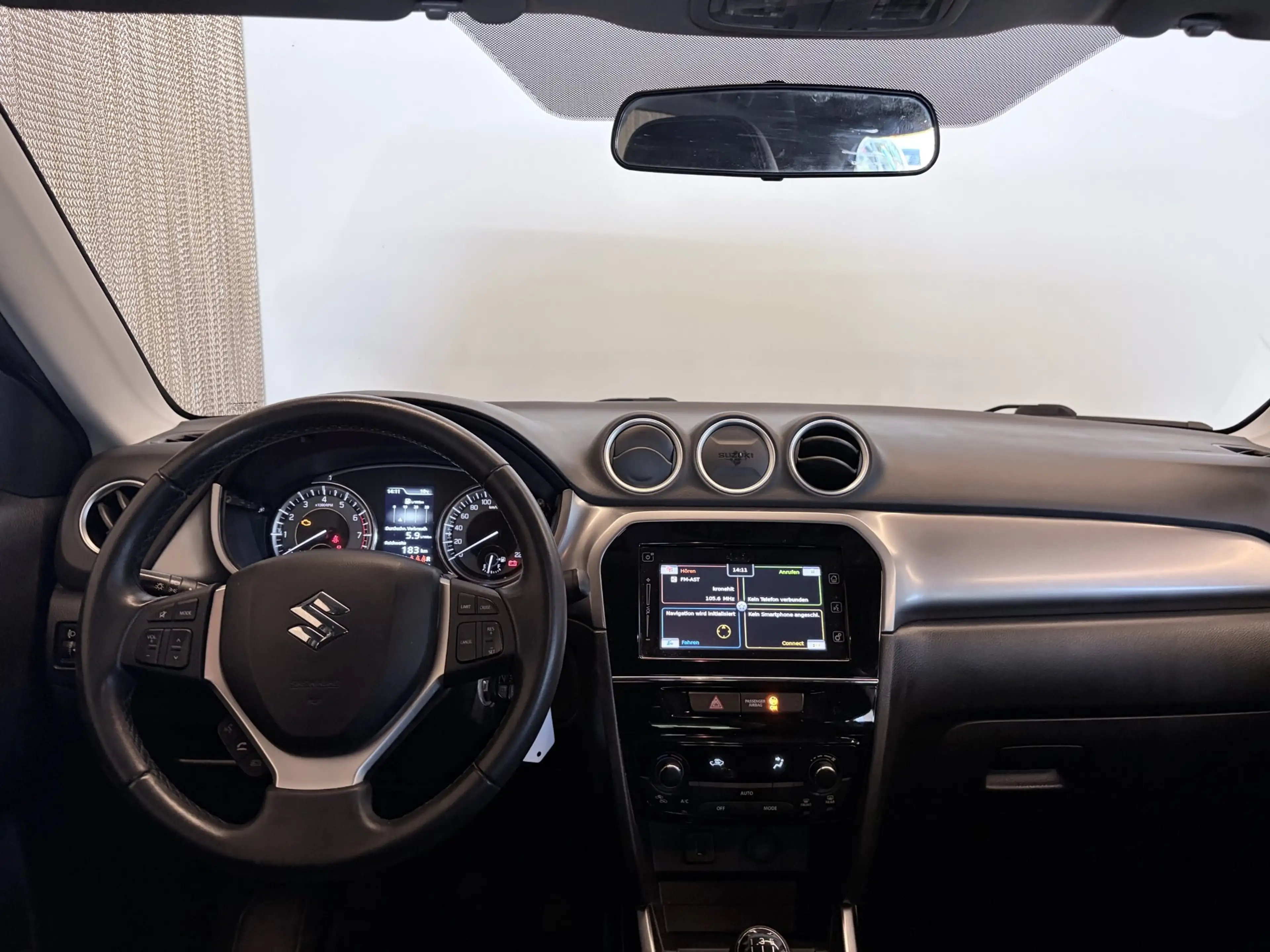 Suzuki Vitara 1,0 DITC shine — photo 11