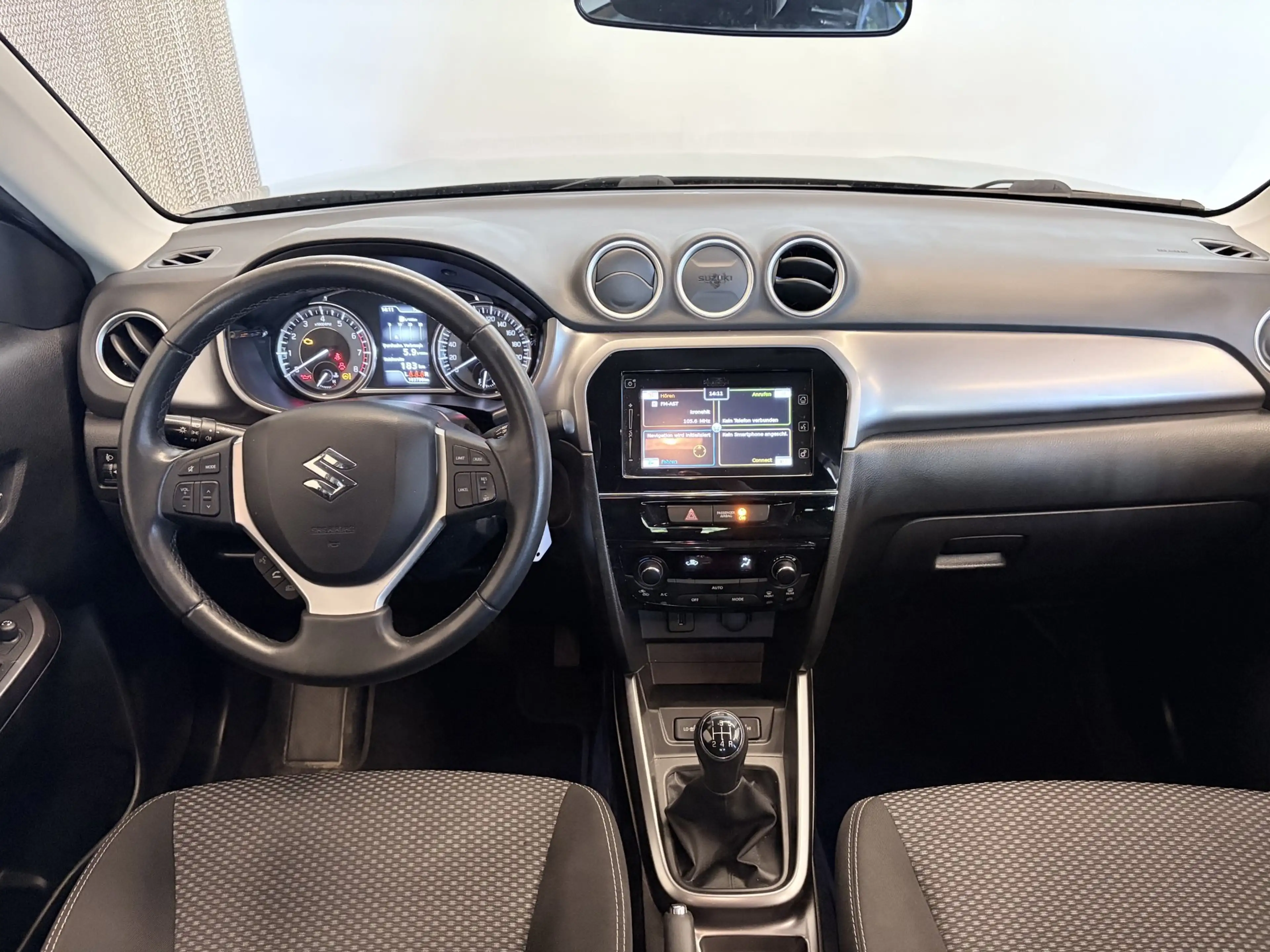 Suzuki Vitara 1,0 DITC shine — photo 12
