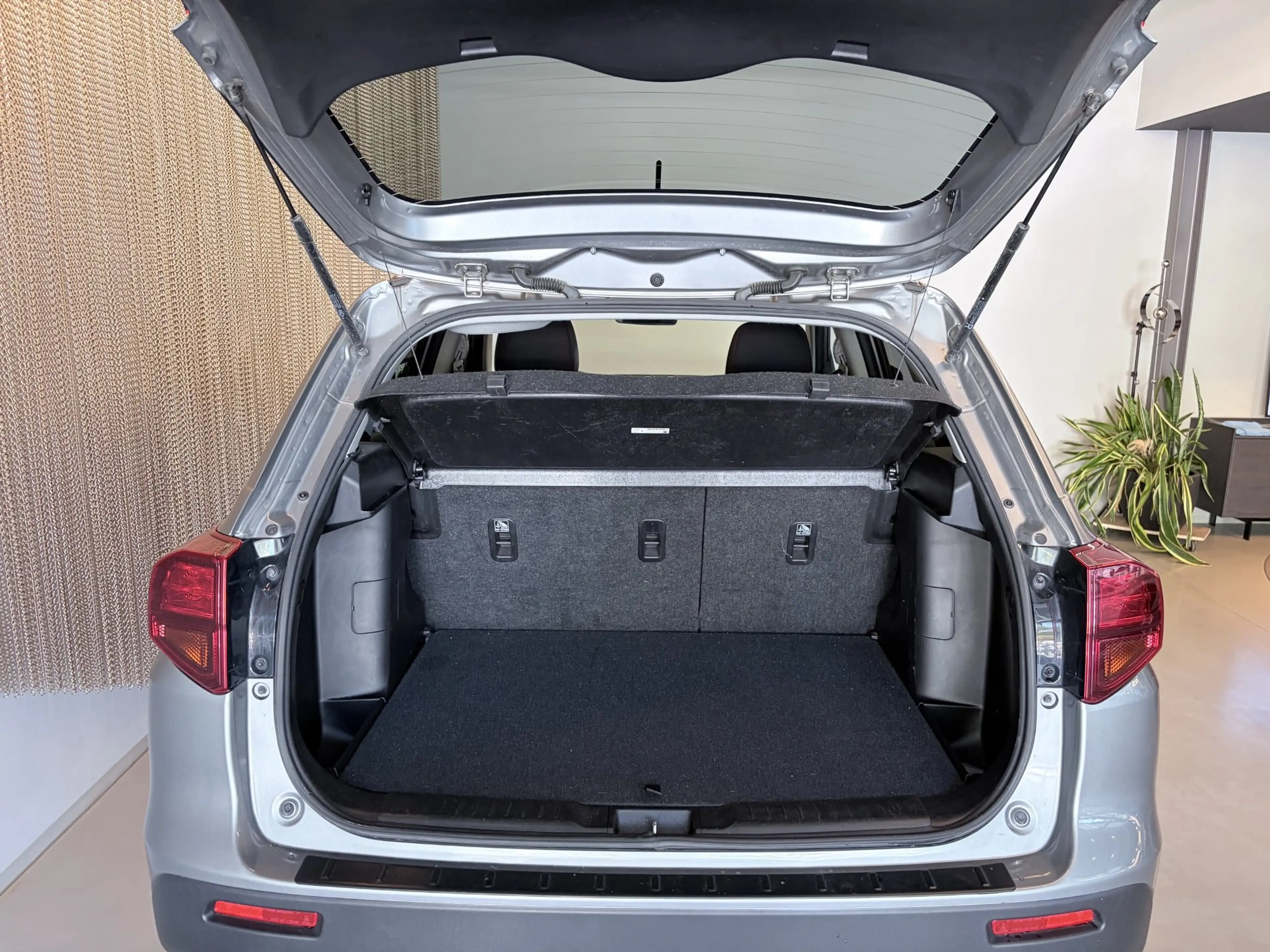Suzuki Vitara 1,0 DITC shine — photo 15