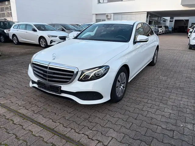 Mercedes-Benz E 220 d Limousine*LED*KAMERA*SITZHEIZUNG*