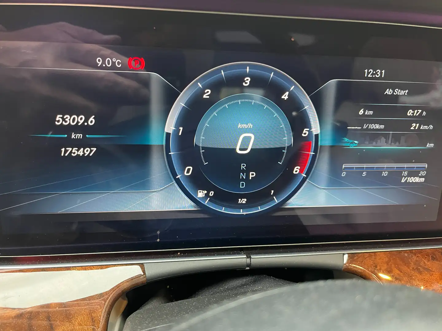 Mercedes-Benz E 350 E 350 d 4Matic T 9G-TRONIC - 2