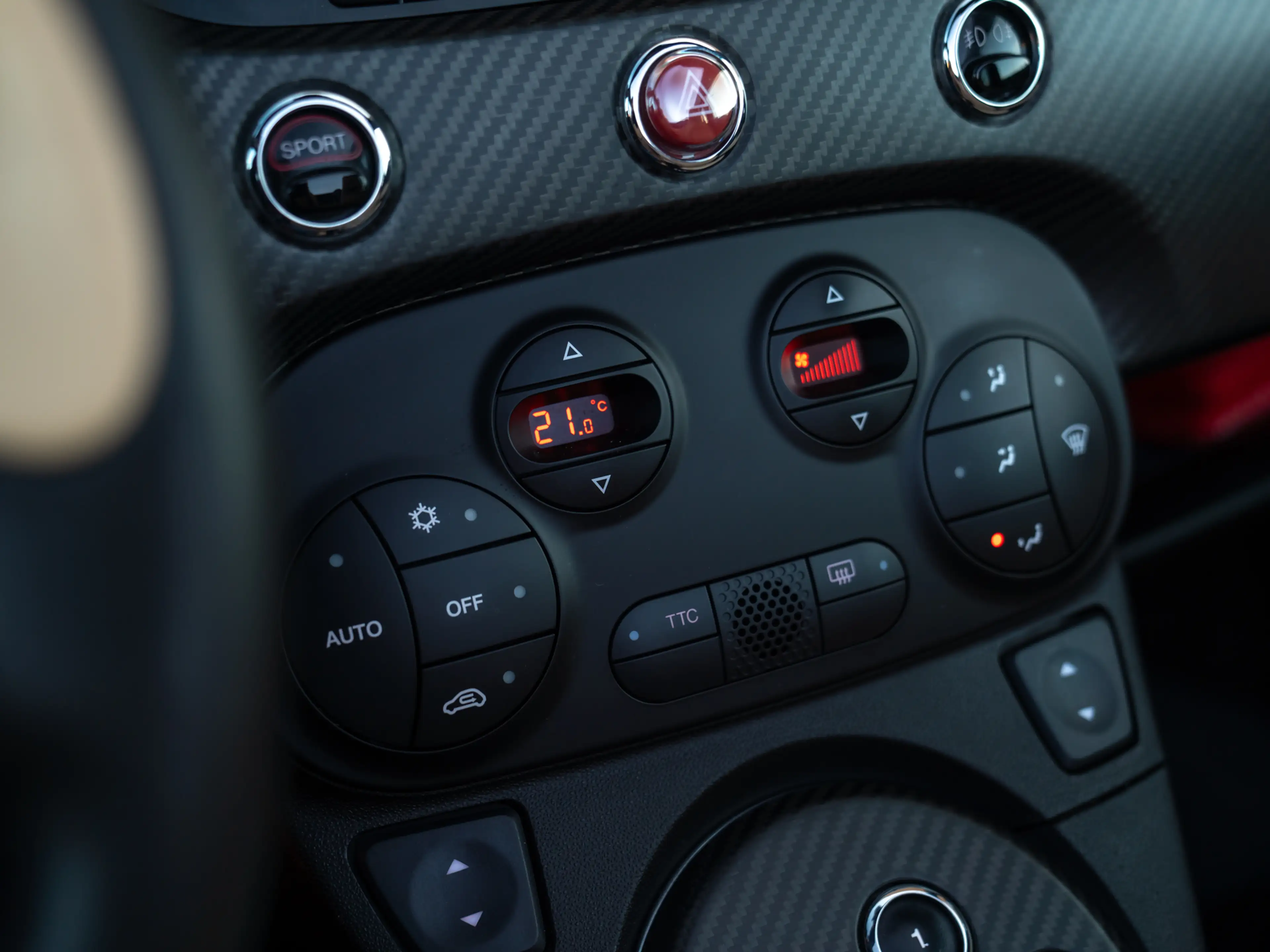 Fiat 500 Abarth 695 C Edizione Maserati | Nr. 142/499 — photo 36
