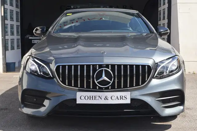 Mercedes-Benz E view 3