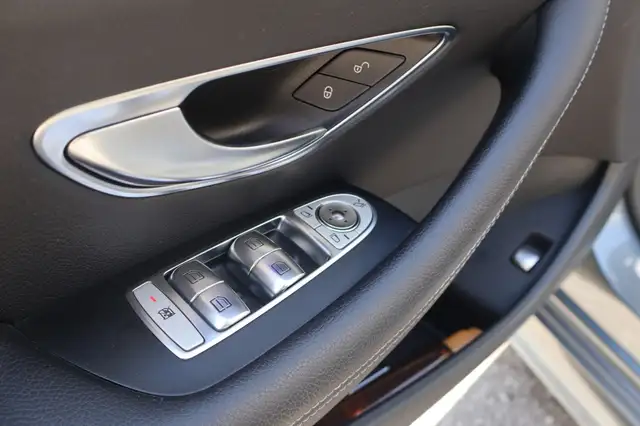 Mercedes-Benz E view 14