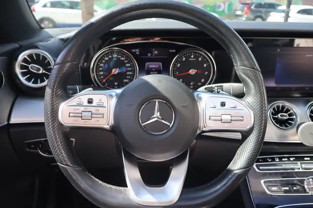 Mercedes-Benz E view 9