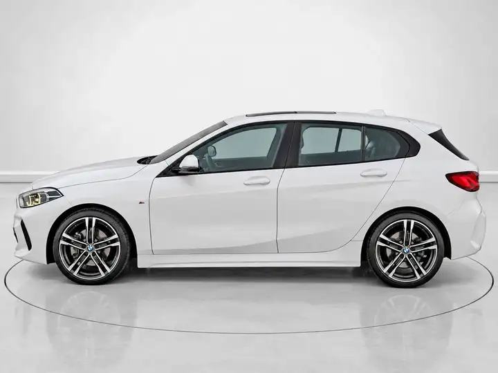 BMW Serie 1 2023, foto 6
