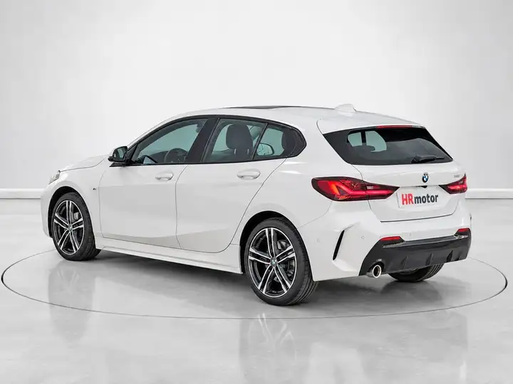 BMW Serie 1 2023, foto 5