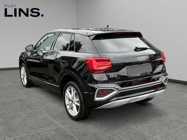 Audi Q2 view 7