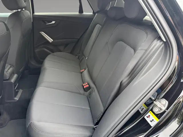 Audi Q2 view 13