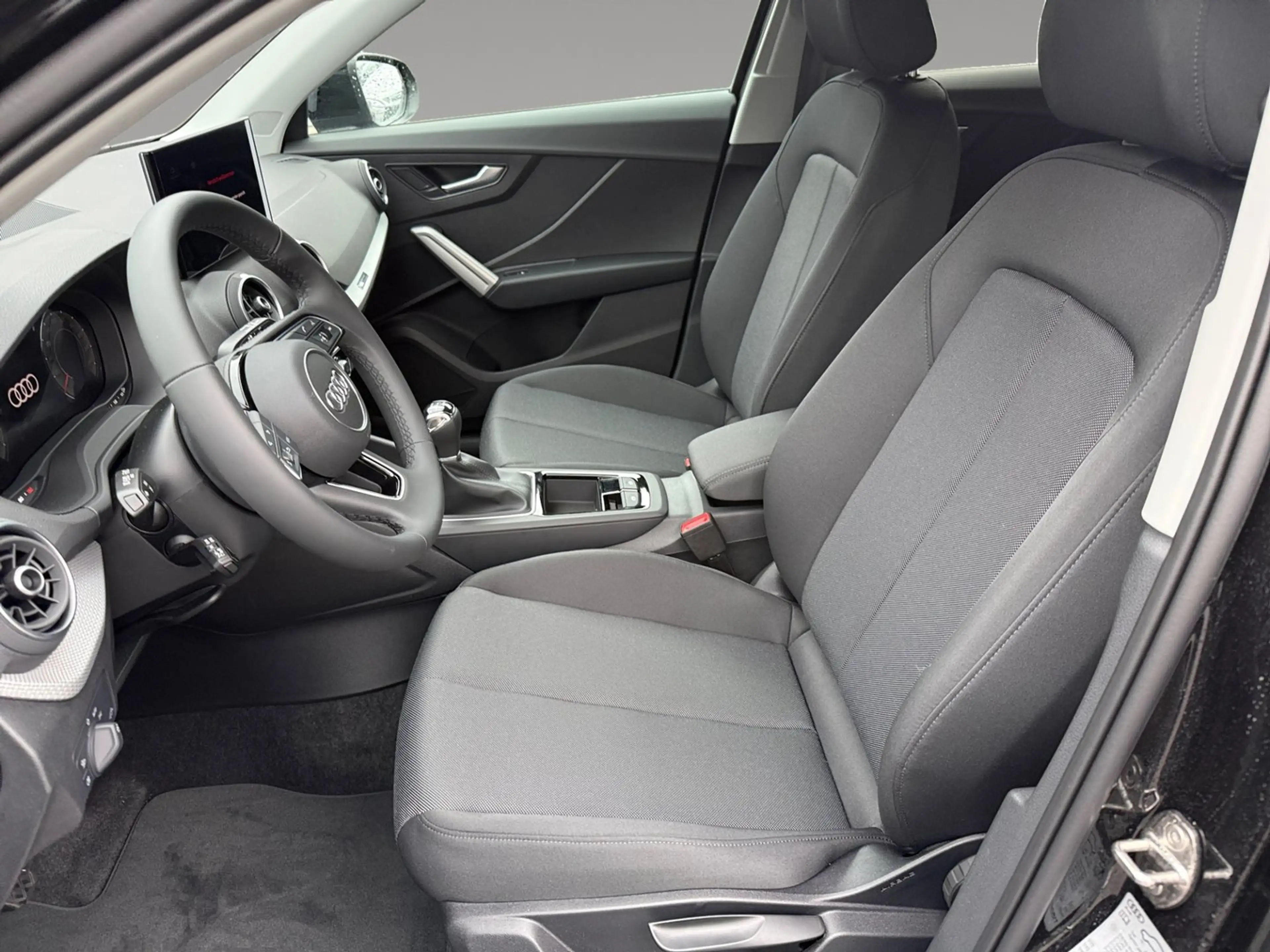Audi Q2 30 TFSI admired — photo 10