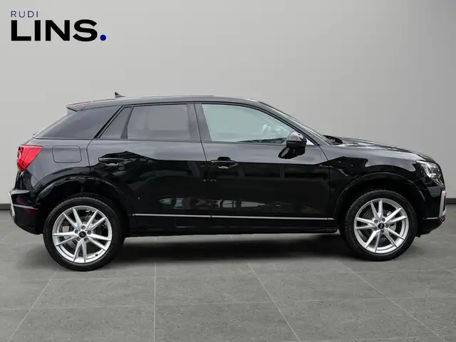 Audi Q2 view 4