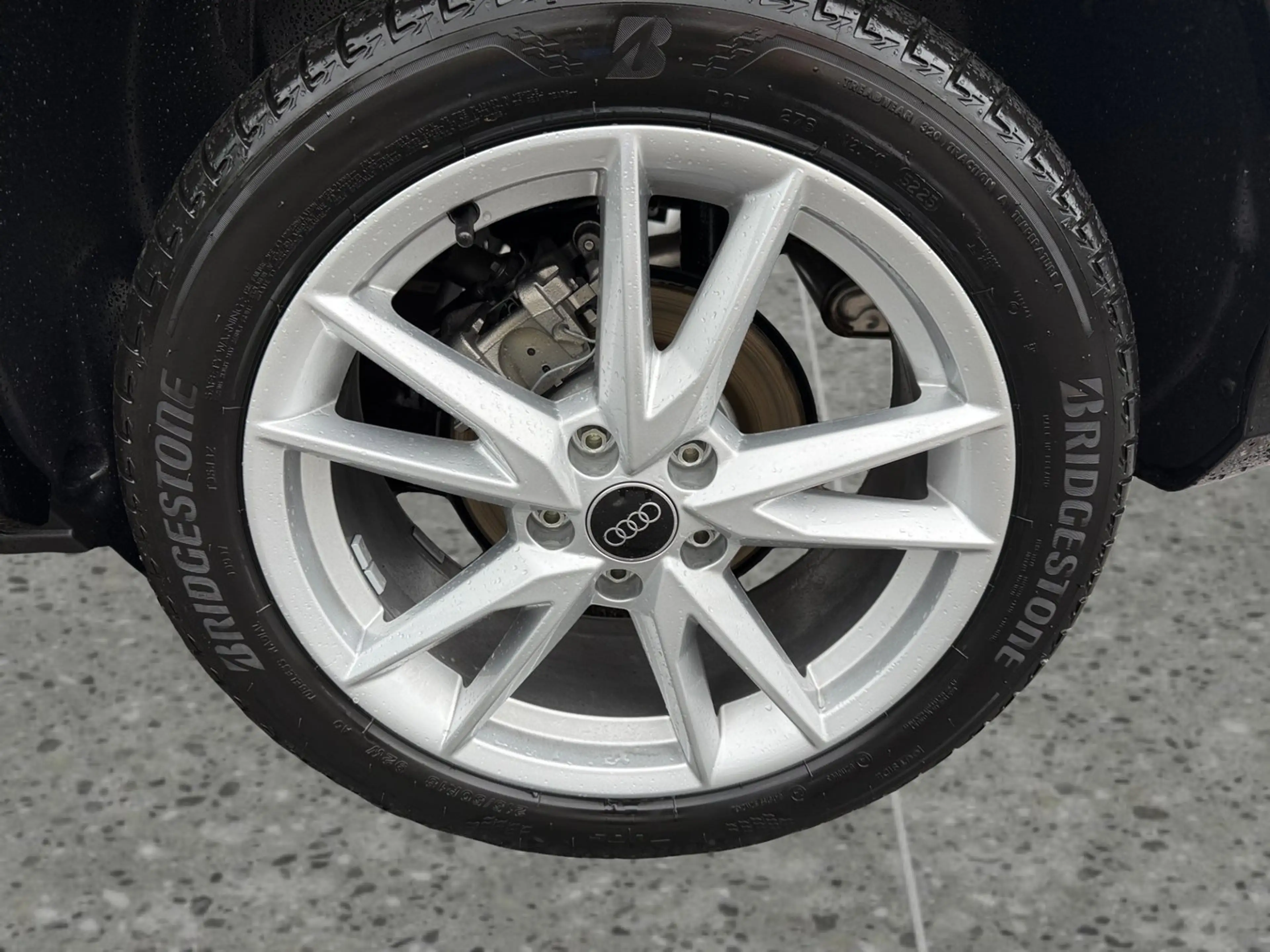 Audi Q2 30 TFSI admired — photo 8