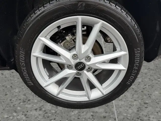 Audi Q2 view 8