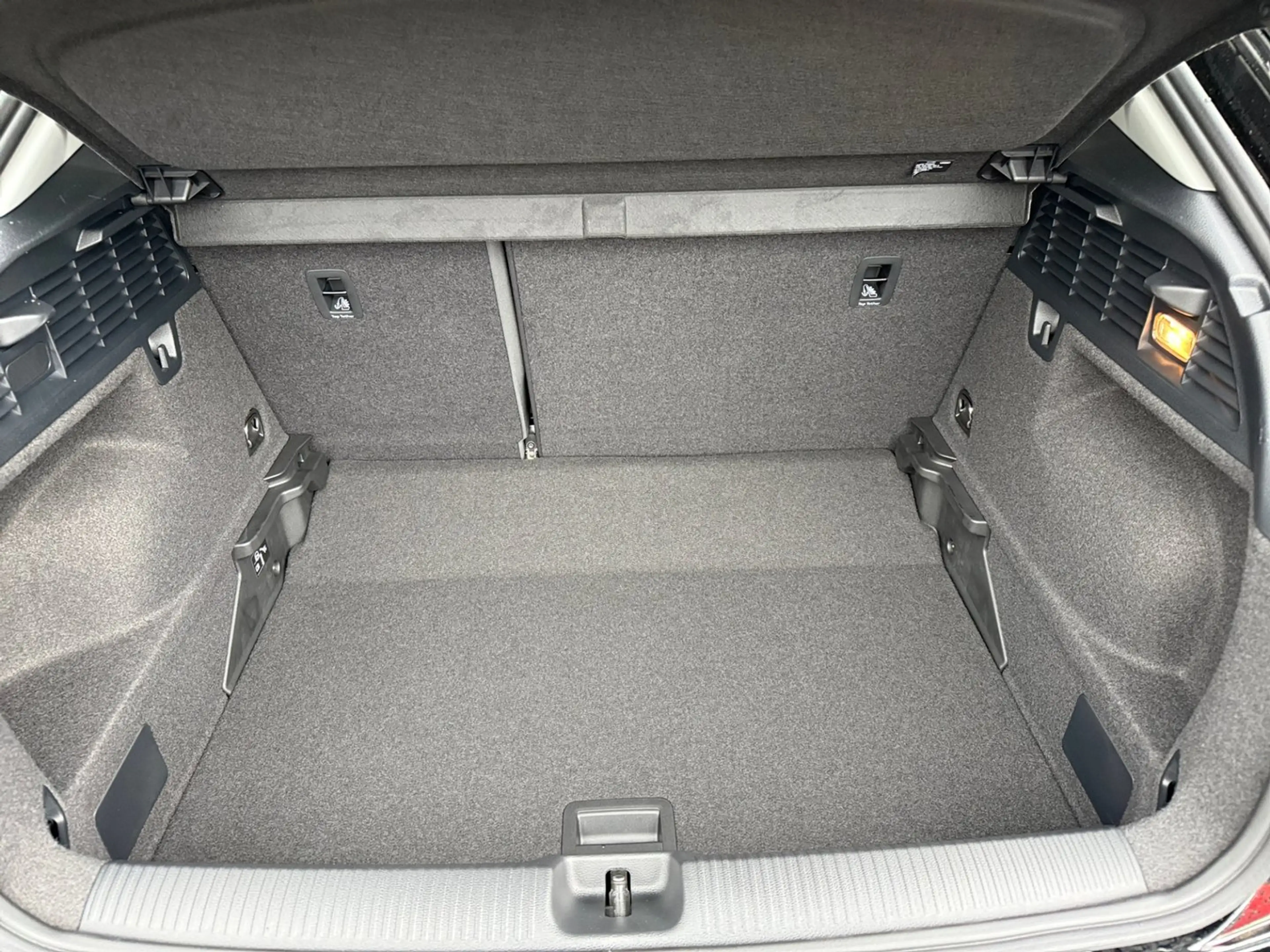 Audi Q2 30 TFSI admired — photo 14