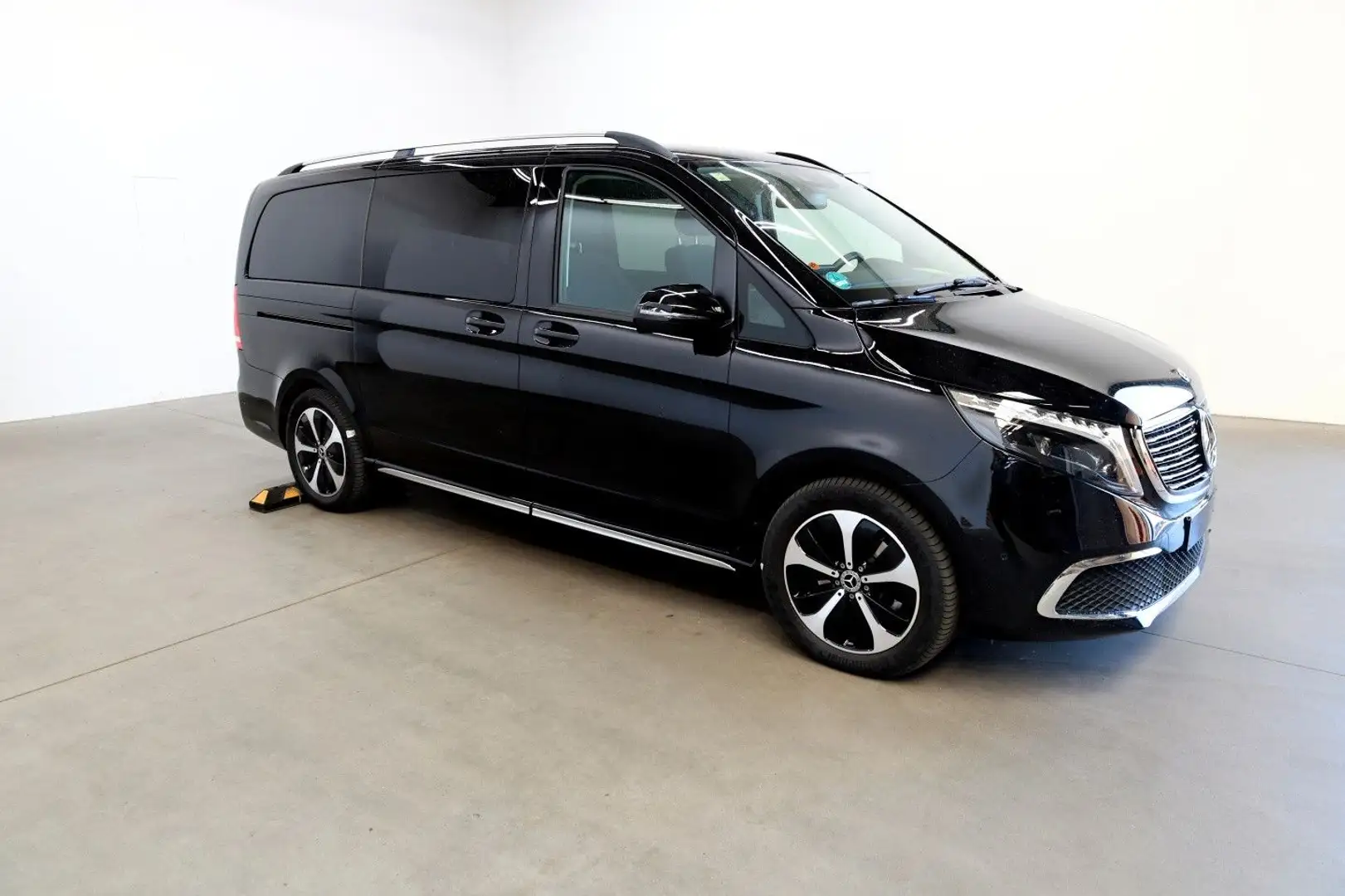 Mercedes-Benz EQV 300 300 L AIR*360*SOUND*PANO*ACC EDITION Schwarz - 1
