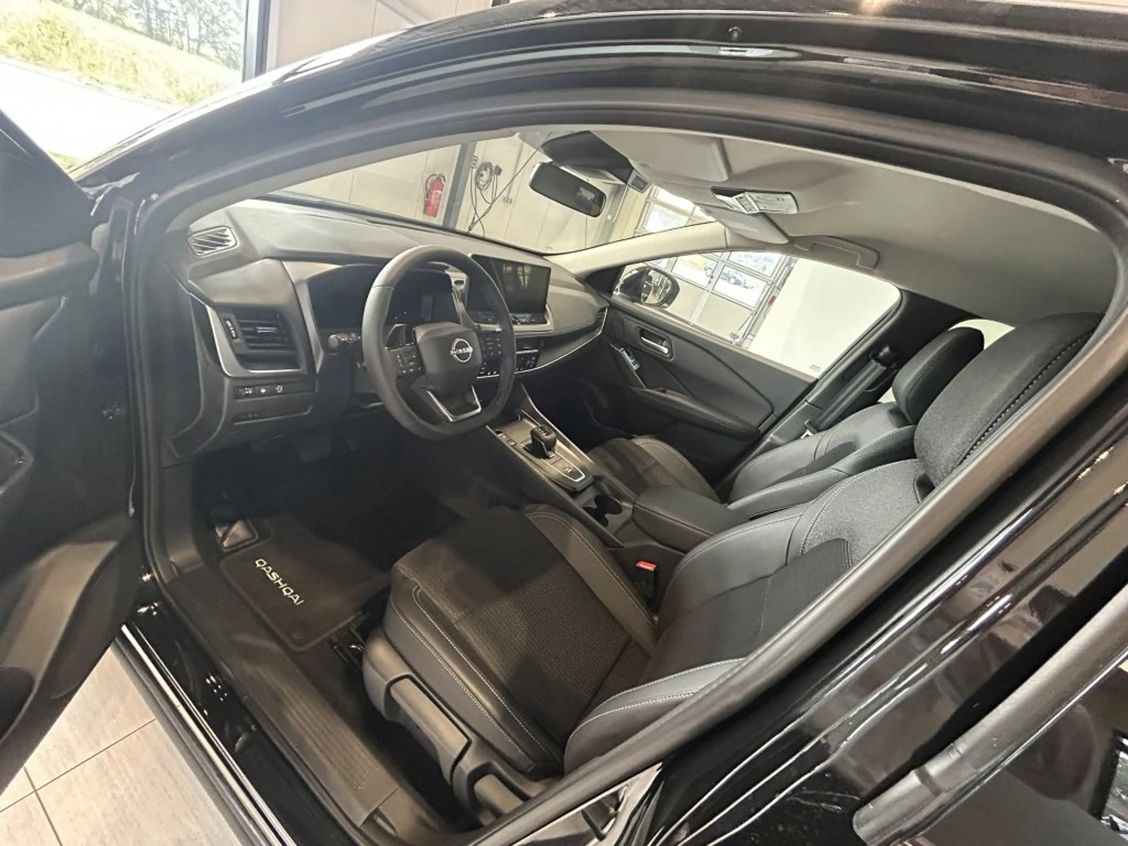 Nissan Qashqai 1.3 DIG-T MHEV Xtronic N-Connecta — photo 10