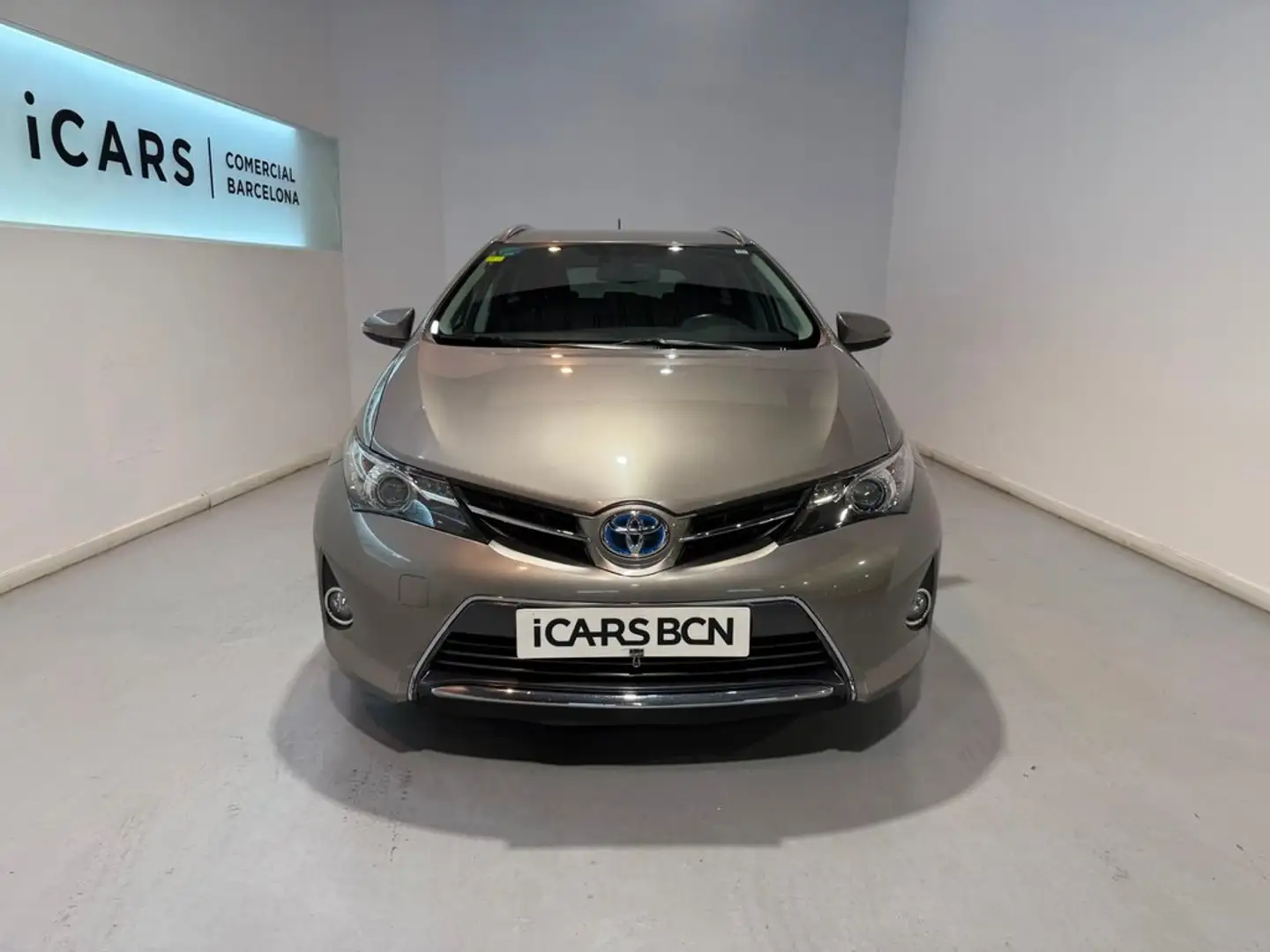 Toyota Auris Touring Sports hybrid Active Gris - 2