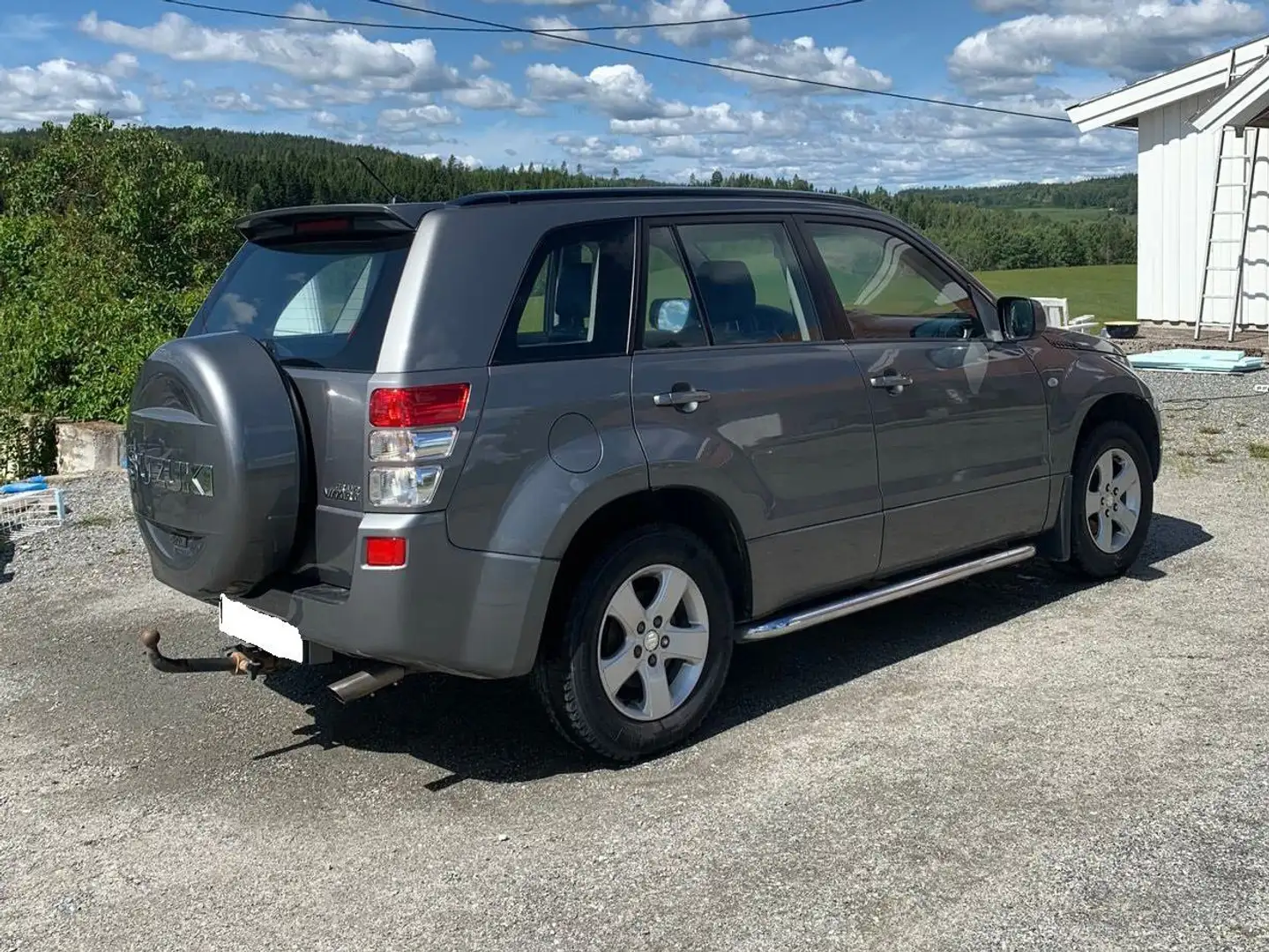 Suzuki Grand Vitara GRAND VITARA 2.0 LUXE A Gris - 2