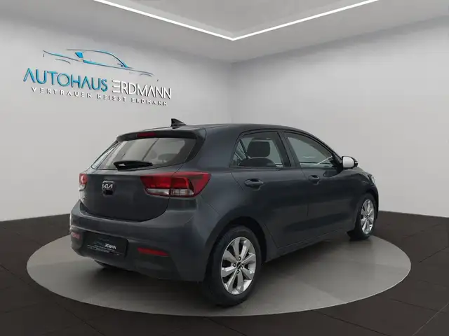 Kia Rio view 4