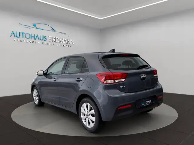 Kia Rio view 5