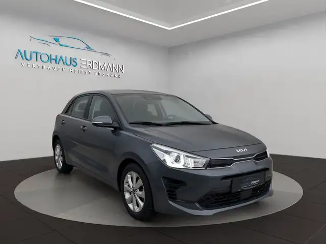 Kia Rio view 3