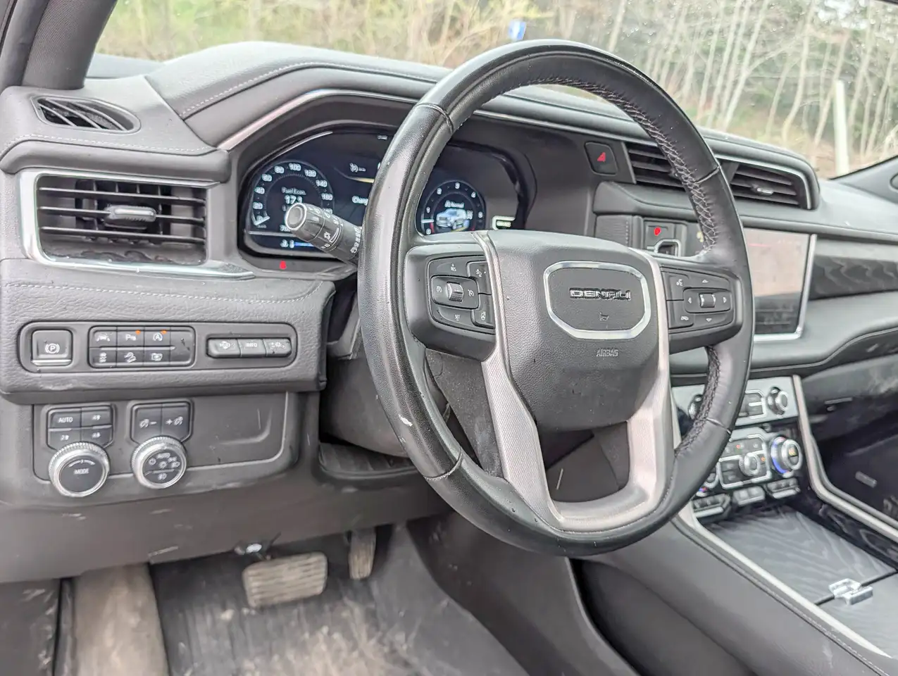GMC Yukon снимка GMC Yukon