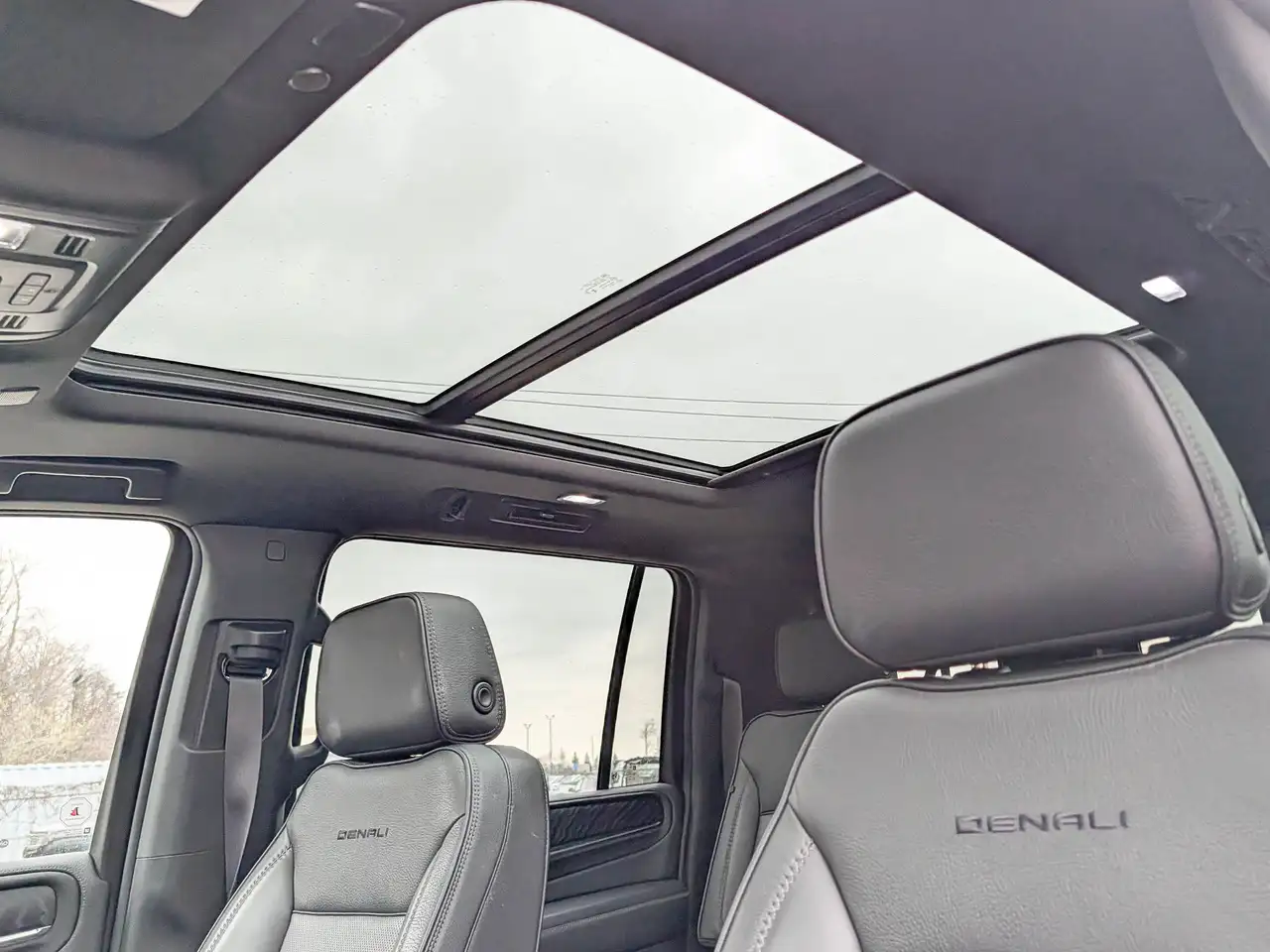 GMC Yukon снимка GMC Yukon