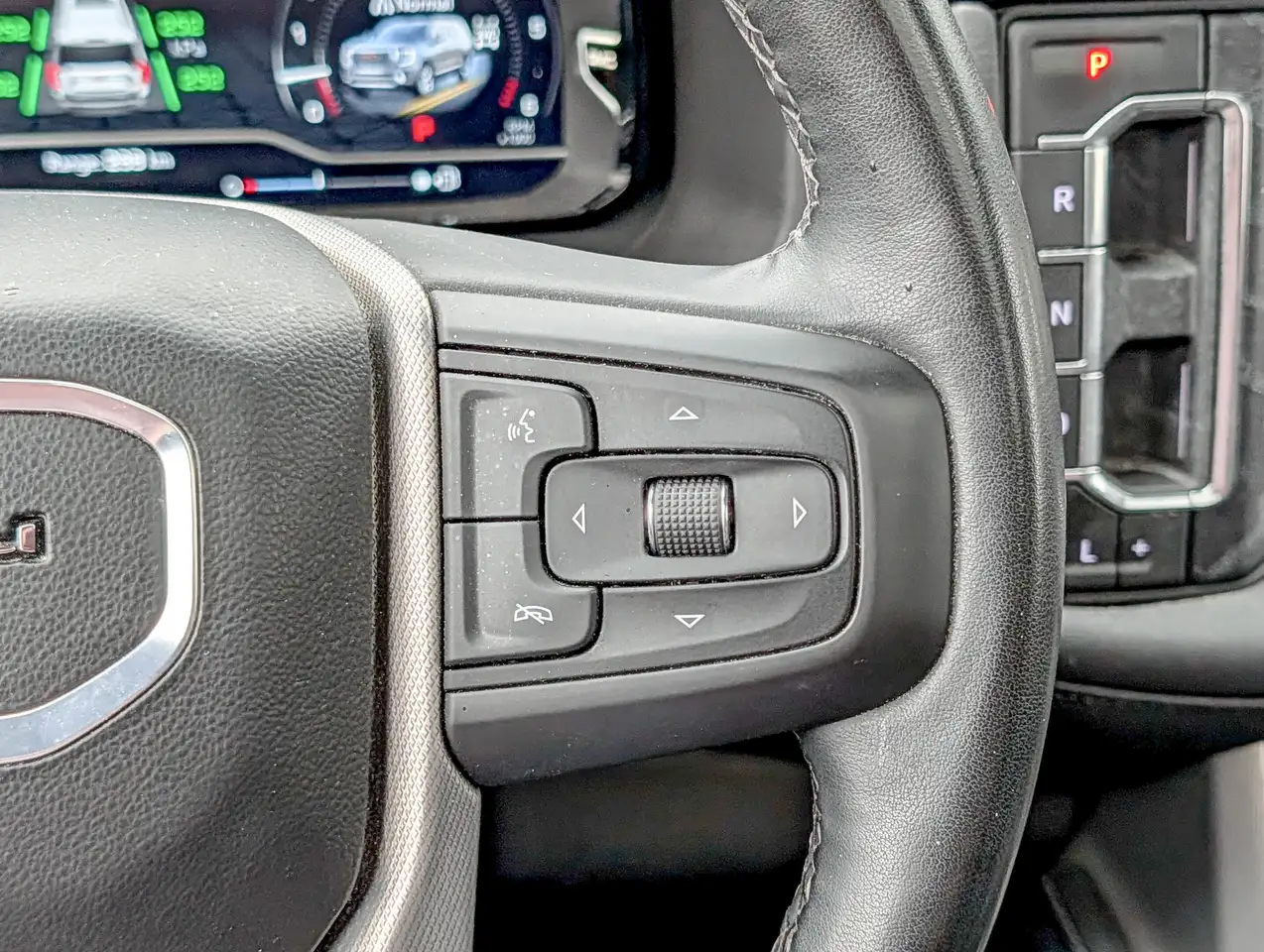GMC Yukon снимка GMC Yukon
