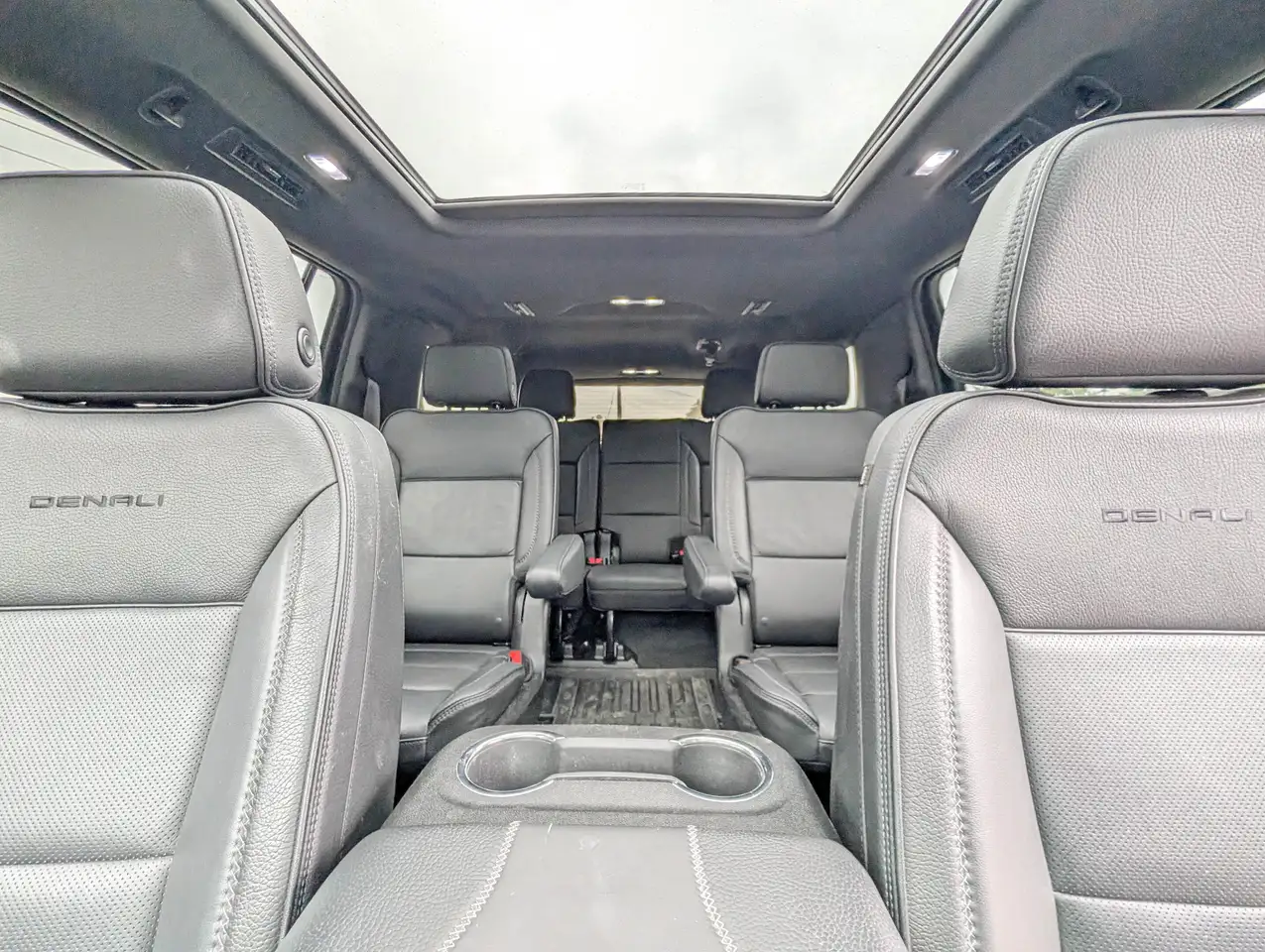 GMC Yukon снимка GMC Yukon
