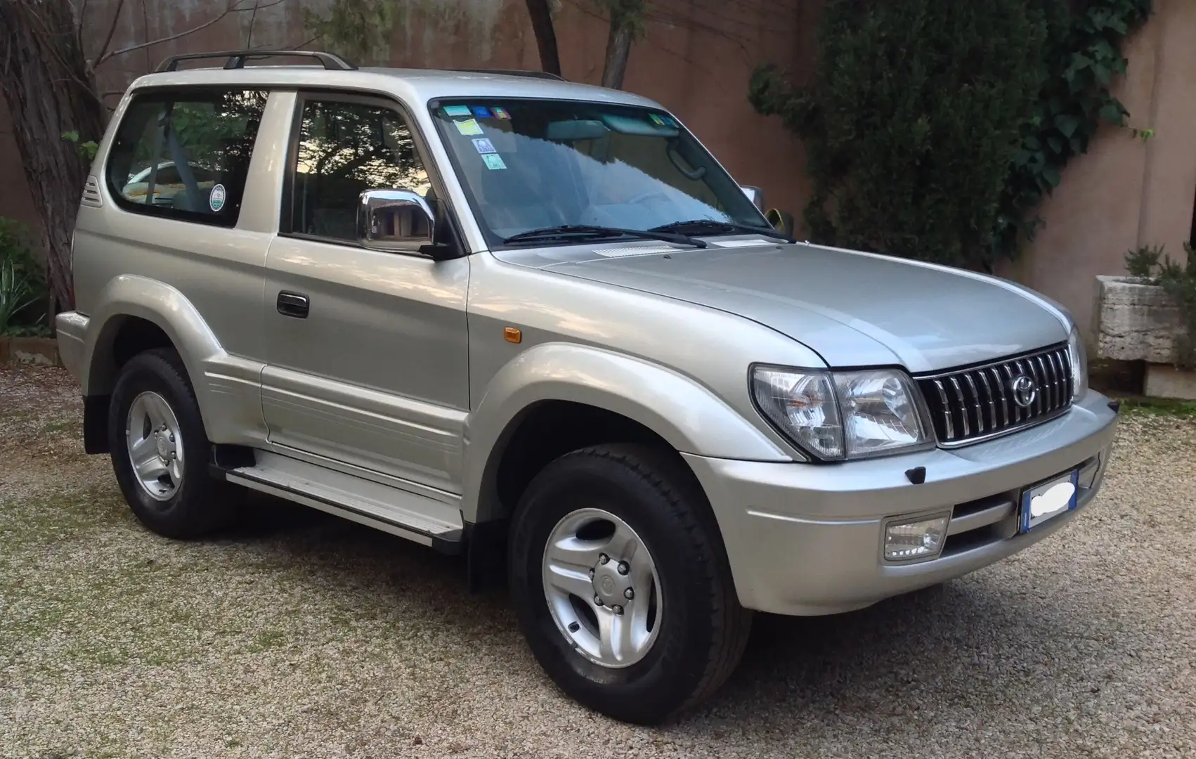 Toyota Land Cruiser KDJ 90 gx - 1