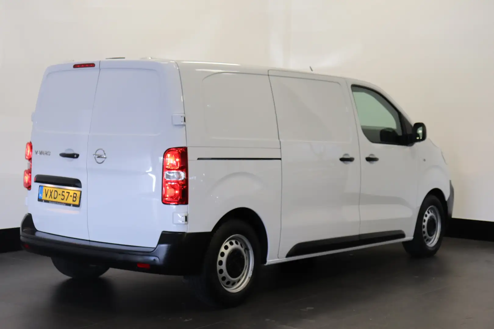 Opel Vivaro 1.5 BlueHDi L2 EURO 6 - Airco - Navi - Cruise - €1 Blanc - 2