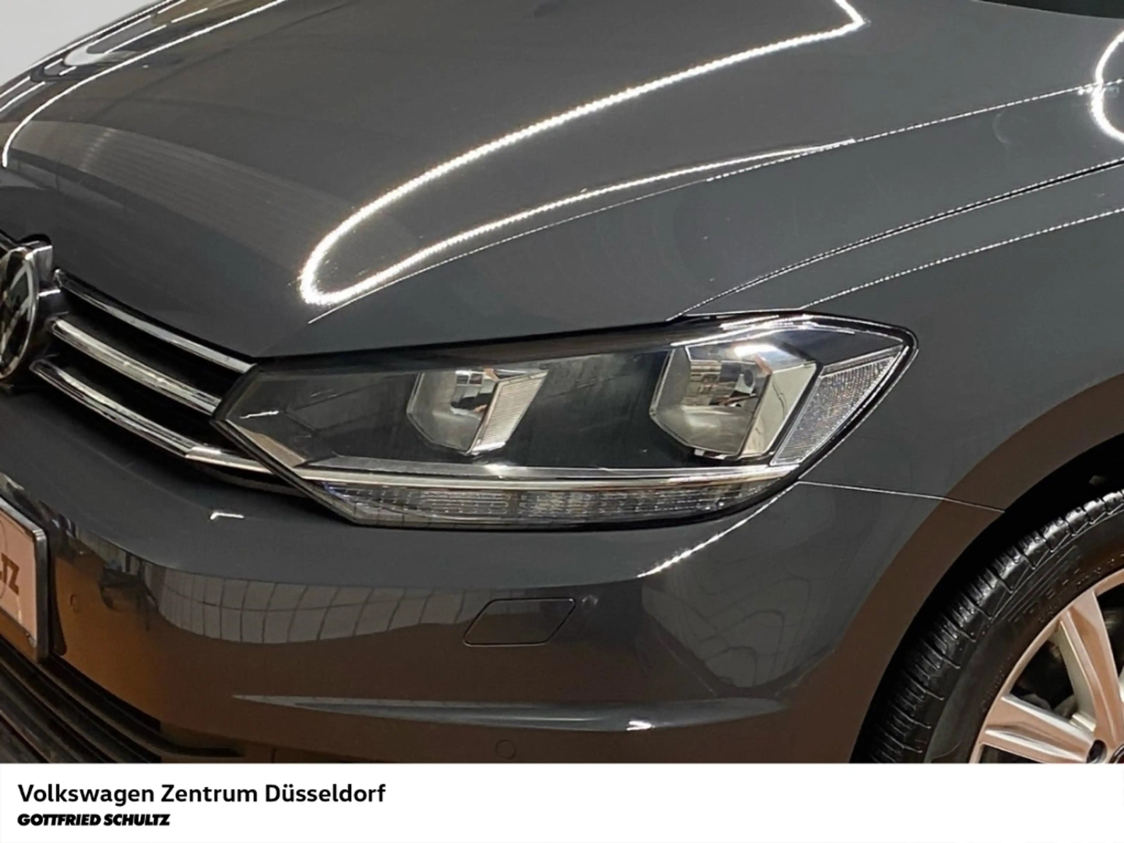 Volkswagen Touran Comfortline 2.0 TDI DSG Navi Parkhilfe ACC Sitzhei — photo 4
